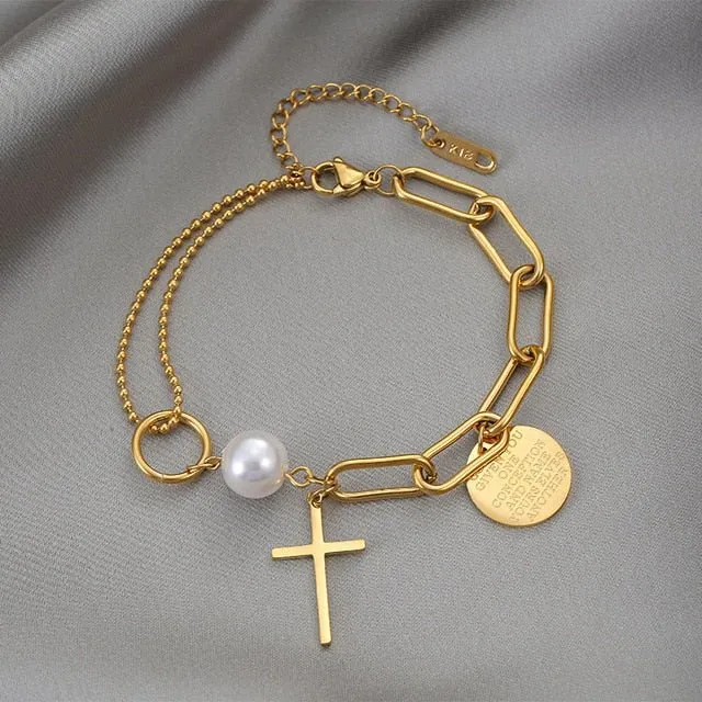 Golden Pendant Bracelet